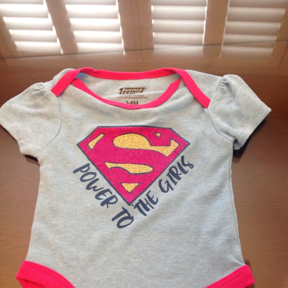 👧🏽🎀NEW Justice League SUPERGIRL 0-3 mos Onesie